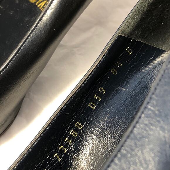 Salvatore Ferragamo Blue Leather Square Toe pump - Picture 8 of 11